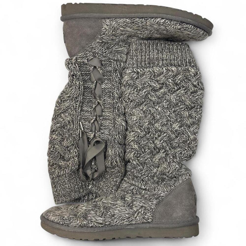 UGG Australia Women’s Mahalya Gray Cable Knit Ribbon Lace Up Boots Size 9
